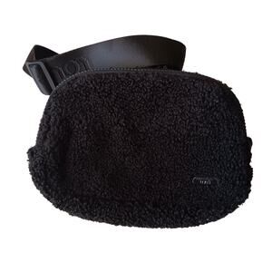 Lole Fleece Belt Bag Black Unisex One Size Adjustable Belt Inside Mesh Pockets
